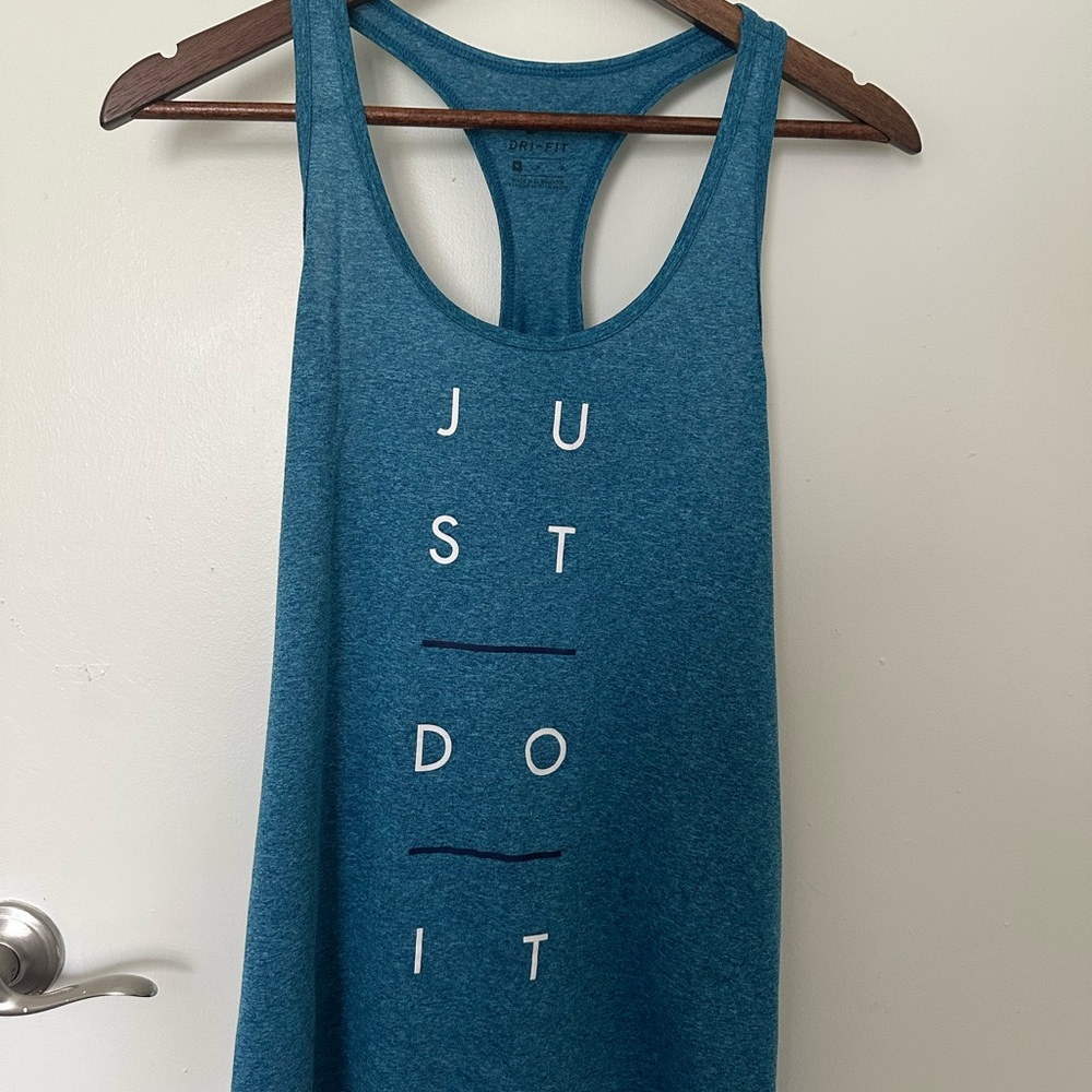 Women’s Nike Workout Tanks Bundle size medium